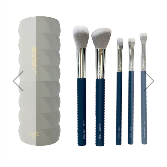 LARUCE BEAUTY Christine Makeup Brush Set w/ Case - Picture 2 of 6